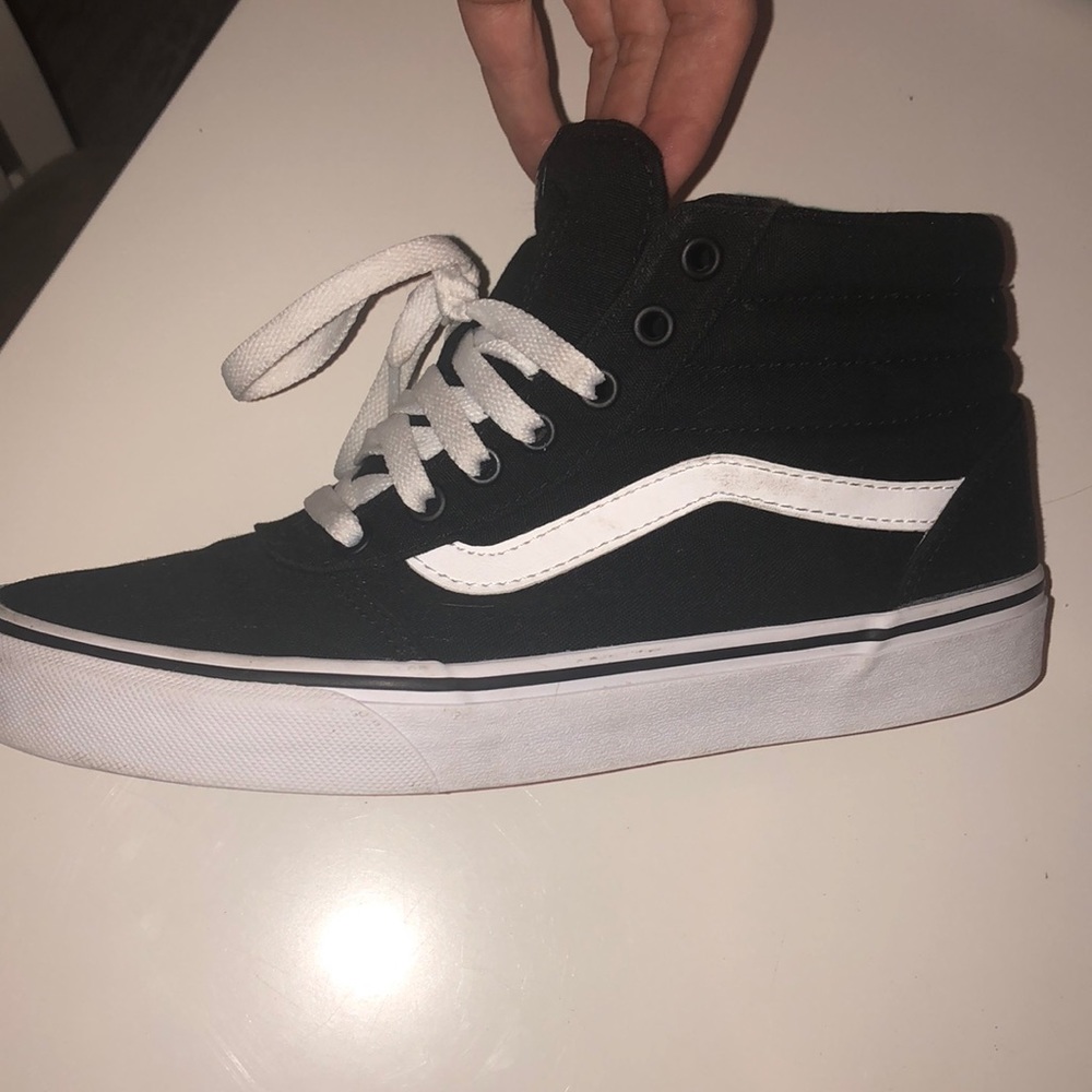 Vans women’s high top - black / white 8.5